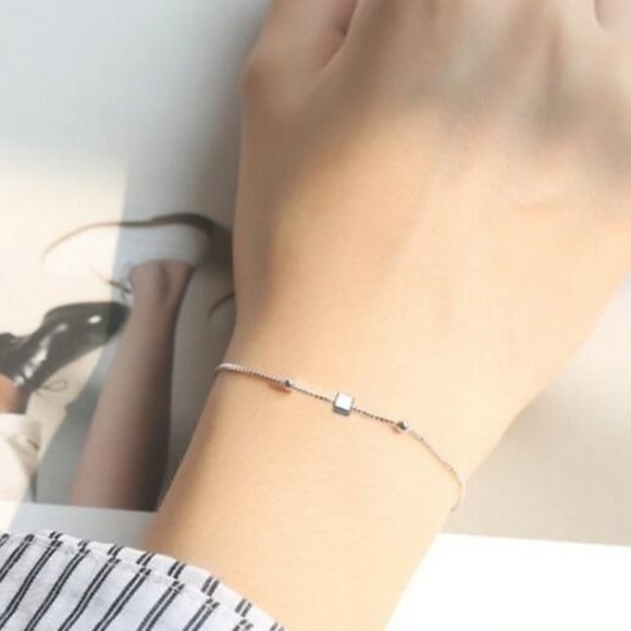 NEW Silver Simple Square Bracelet - Picture 2 of 4